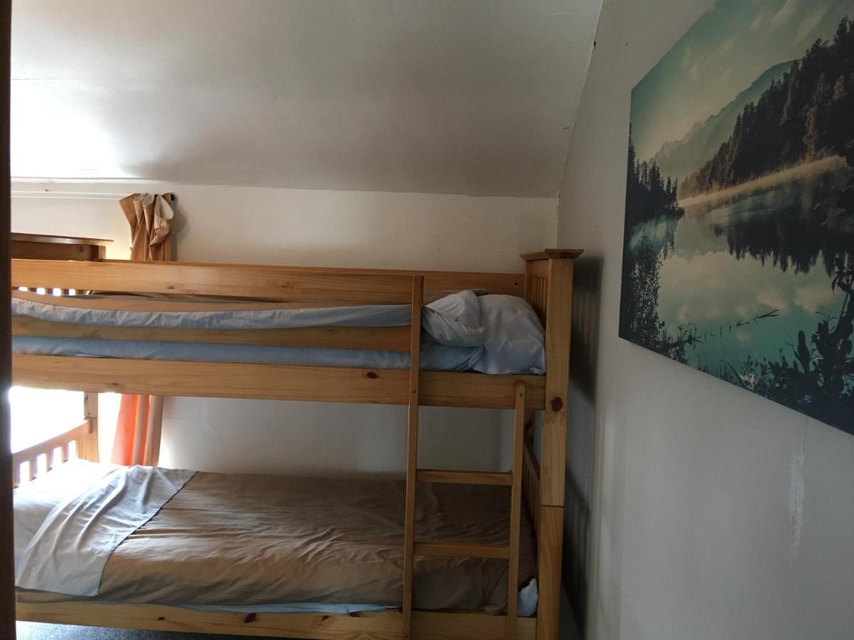 Pantyrathro International Hostel Кармартен Екстер'єр фото